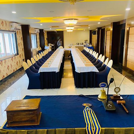 Hotel Eden Karwar Ngoại thất bức ảnh
