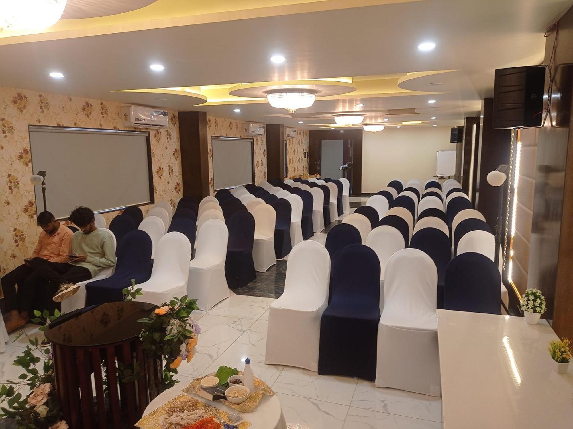 Hotel Eden Karwar Ngoại thất bức ảnh